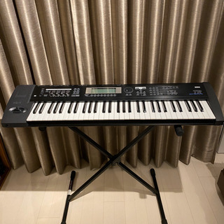 【美品】KORG ミュージック・ワークステーションTRシリーズの...