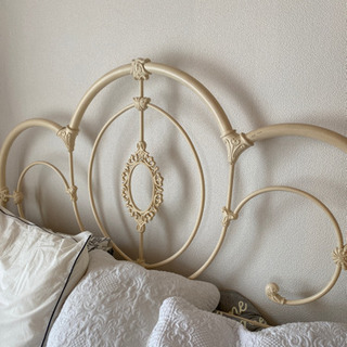 ローラアシュレイ　ダブルベッド