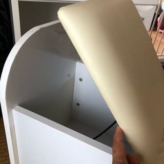 真っ白のシンプルドレッサー