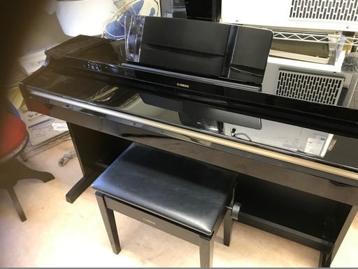 使用年数わずか！！　ＹＡＭＡＨＡ　光沢ボディ仕上げ　電子ピアノ　５９，９８０円