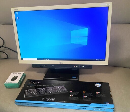 23型液晶一体型ＰＣ　win10  　新品マウス・新品キーボ－ド付き！