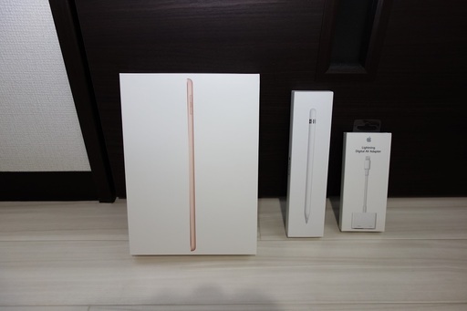 iPad 第6世代 32GB Wi-Fiモデル MRJN2J/A Gold + ApplePencil（MK0C2J/A）のセット