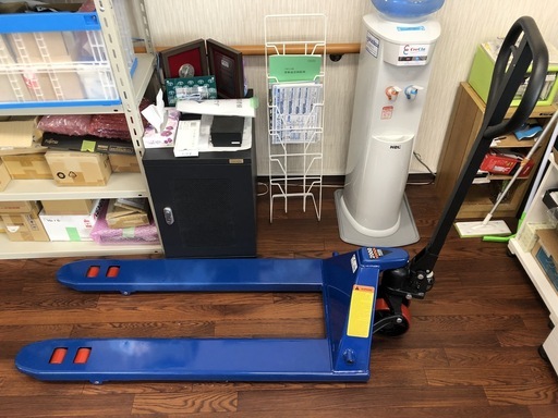 ハンドリフト　最大積載量2000kg 幅約550ｍｍ　1回のみ使用