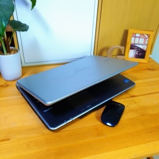 corei5メモリ8Gで超高性能♪　4コアCPU！　美品な方☆　メタリックシルバーがカッコいい★　NEC VersaPro　DVDドライブ　大画面　最新Windows10　64Bit　大容量320G　高音質パソコン　銀色　高級感　15.6インチ大画面　テンキー＆マウス付き 　ノートパソコン　無線LAN　Wi-Fi対応　