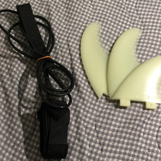 サーフボード、ケース、フルスーツ、フィン、リーシュのセット