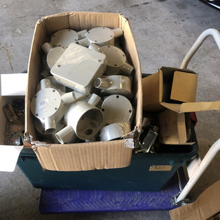 配管工事　電気　部材諸々