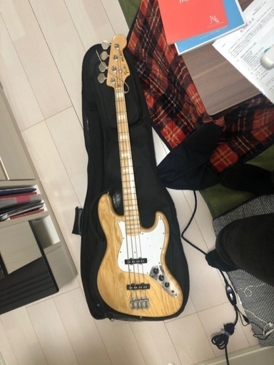 エレキベース　fender jb75