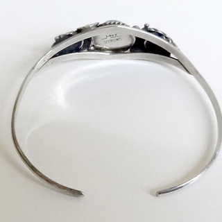 インディアンジュエリー NAVAJO ナバホ族 ターコイズバングル/MIKE作 STERLING スターリングシルバー/ブレスレット アクセサリー 札幌市 平岸☆ PayPay(ペイペイ)決済可能 ☆ 札幌市 豊平区 平岸 アウトレットモノハウス