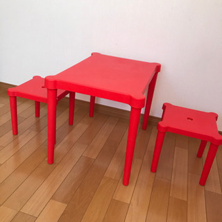★【お取引決定】キッズ用　プラスチック製テーブル＆椅子セット