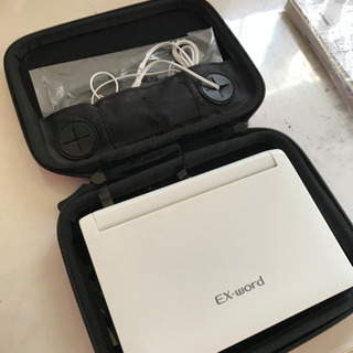 ほぼ新品　電子辞書とケースのセット