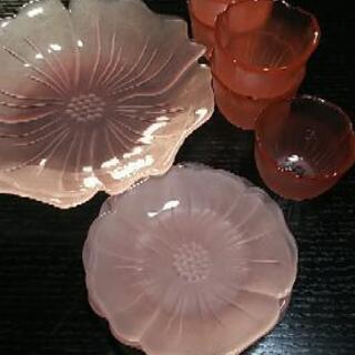 ピンクの桜 グラス 大皿 小皿 セット 中古品