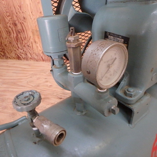 日立 コンプレッサー 1.5P-9.5T 50Hz 3相200V ベビーコンプレッサー