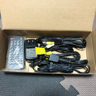 値下げしました。新品未使用のヘッドレスDVDモニター