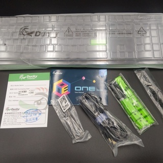 ⑥ 新品 日本未発売 Ducky One2 Razer Edition 黄軸