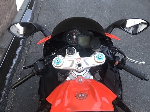 車検残り　2012年　RSV4　APRC　ファクトリー　走行距離１万キロ　前後オーリンズ　ブレンボ　トラコン 車検残り 2012年 RSV4 APRC ファクトリー 走行距離1万キロ 前後