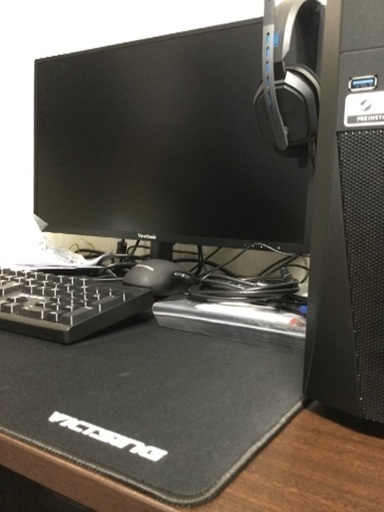 ほぼ新品フルセットですぐ始められる‼️ドスパラから届いて二週間ほどしか経っていない、正常作動のゲーミングデスクトップPC＋モニター＋机＋ゲーミングチェア、売ります☺️