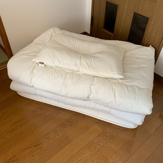 寝具一式　敷布団、掛布団、枕　ニトリです。