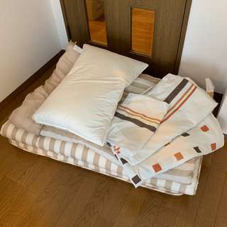 寝具一式　掛布団、敷布団、枕はニトリ