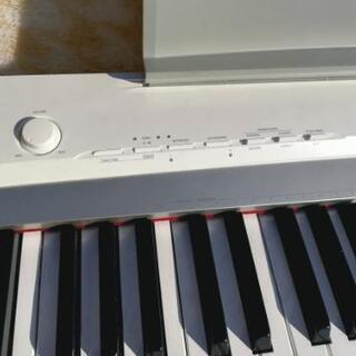 CASIO 電子ピアノPX-130 WE