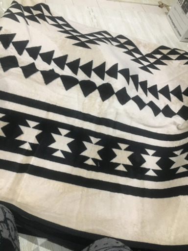 ネイティブ柄ラグ Himari0516 堺市のカーペット マット ラグの中古あげます 譲ります ジモティーで不用品の処分