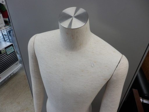 男性型トルソー メンズ マネキン 右腕可動 高さ可変 メーカー記載なし