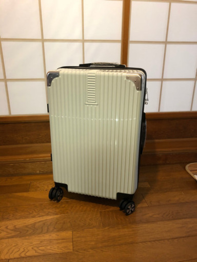 スーツケースᎷサイズ 白 (てぃんゆー) 子守唄の里高屋の靴/バッグの 