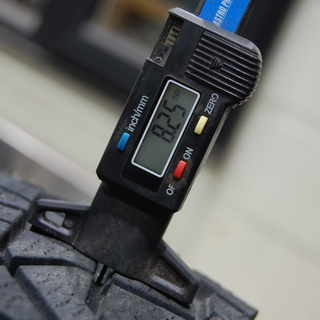 中古スタッドレス4本セット　ブリヂストン ブリザック DM-Z3 225/70R15　シボレーアストロ純正ホイール