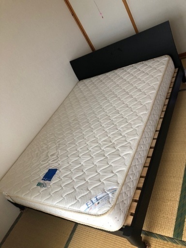 ダブルベッド
