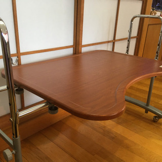 ベット用テーブル／アーチ型テーブル