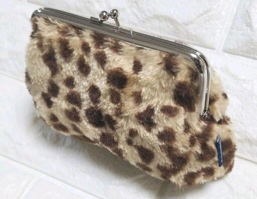 Jeanasisポーチ ジーナシスポーチ ヒョウ柄ポーチ新品 えり 新宿のその他の中古あげます 譲ります ジモティーで不用品の処分 Jeanasisポーチ ジーナシスポーチ ヒョウ柄ポーチ新品 えり 新宿のその他の中古あげます 譲ります ジモティーで不用品の処分
