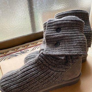 【お値下げしました】UGGのグレーのブーツです