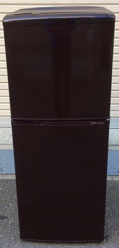 【RKGRE-221】特価！アクア/AQUA/137L 2ドア冷凍冷蔵庫/AQR-141B-T (ボルドーブラウン)/中古品/2013年製/当社より近隣無料配達！