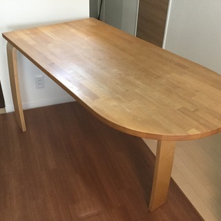 IKEA ダイニングテーブル　半円形