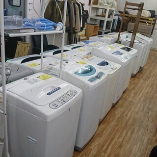 祇園店！！　洗濯機　大量展示販売中！！　４．２キロ　８，９８０円～