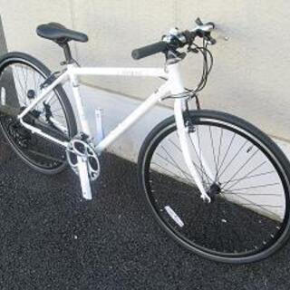 〔新品大特価〕アルミフレームクロスバイク（シマノ製外装２１段変速・スレイプニル７００）