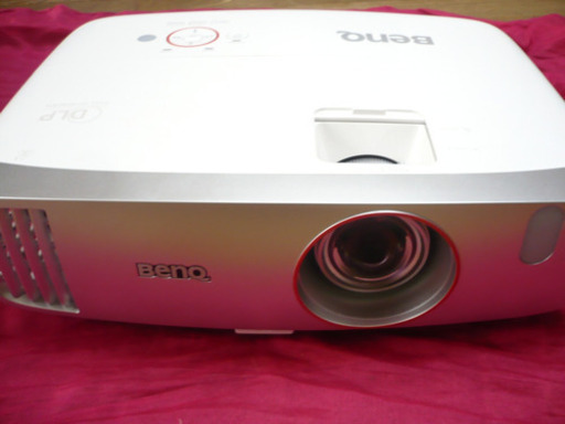 短焦点プロジェクター　BENQ ht2150st