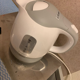 電気ケトルと照明