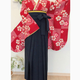 二尺袖紅に桜　着物・袴・帯・伊逹衿　4点セット