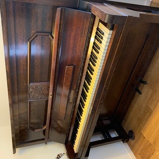 ピアノ　木製　象牙鍵盤