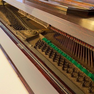 ピアノ　木製　象牙鍵盤