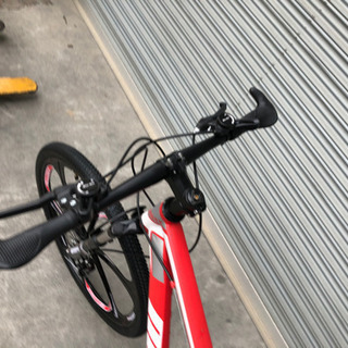 マウンテンバイク MTB 21段変速　カッコいいスポーク６本　早い者勝ち　新品　仮組立て済み