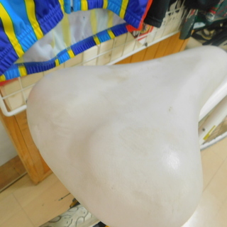 エコプラス小倉南店】ホワイト 7段変速 クロスバイク ☆スタッフ向井