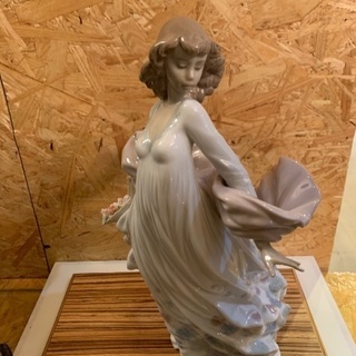 リヤドロ　春の輝き　メーカーケース付き