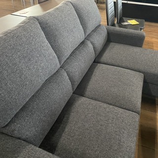 激安カウチソファー！最終最後の1台！現品飲みです！ネットでも売ってません。背もたれが高くて座り易い！