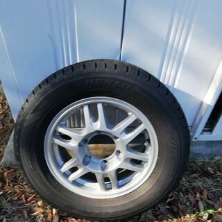 DUNLOP 215/65R15　エルグランドスタッドレスタイヤ