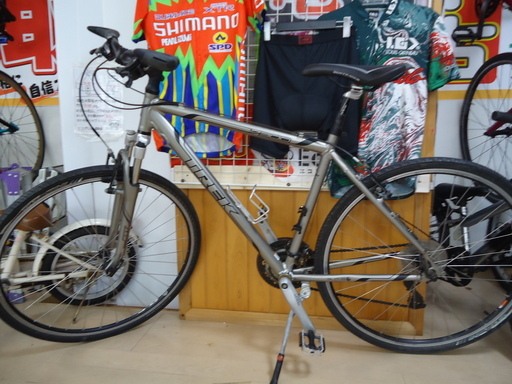 【エコプラス小倉南店】TREK トレック 7300マウンテンバイク シルバー 中古車 外装24段変速 マウンテン スタッフ 向井 おススメ!! 自転車 通勤 通学 チャリ スポーツ車 ロードバイク アルミ フレーム 福岡 北九州 小倉 南 湯川 中古