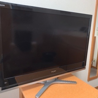 液晶テレビ　46インチ　シャープAQUOS