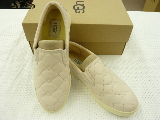 UGG　スリッポン　1014369　フィアス　デコ　キルテッド　23.5㎝　スニーカー　札幌　西岡店
