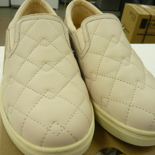 UGG　スリッポン　1014369　フィアス　デコ　キルテッド　23.5㎝　スニーカー　札幌　西岡店