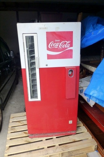 成約済みとなりました。価格変更しました。懐かしい瓶コカ・コーラ自販機（?）